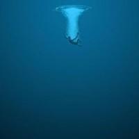 溺海男生唯美头像图片_WWW.WHOISQQ.COM