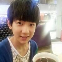 男生头像图片王源_WWW.WHOISQQ.COM