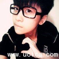 男生带眼镜帅气头像图片_WWW.WHOISQQ.COM