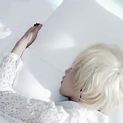 qq头发盖眼男生头像图片_WWW.WHOISQQ.COM