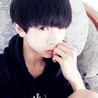青春男生全身头像图片_WWW.WHOISQQ.COM