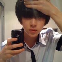 青春男生全身头像图片_WWW.WHOISQQ.COM