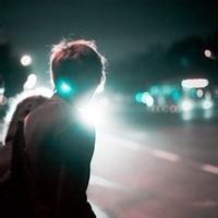 男生冷色调头像图片_WWW.WHOISQQ.COM