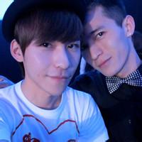 男生酒窝头像图片_WWW.WHOISQQ.COM