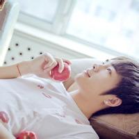 小清新男生头像图片暖色系_WWW.WHOISQQ.COM