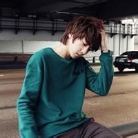 绿衣服的男生头像图片_WWW.WHOISQQ.COM