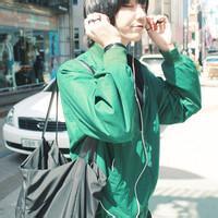 绿衣服的男生头像图片_WWW.WHOISQQ.COM