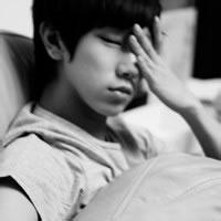 男生 灰色头像图片_WWW.WHOISQQ.COM
