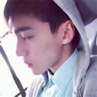 男生侧脸露锁骨头像图片_WWW.WHOISQQ.COM