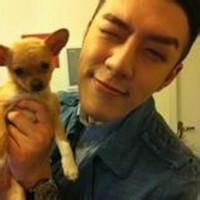 qq男生伤感抱猫头像图片_WWW.WHOISQQ.COM