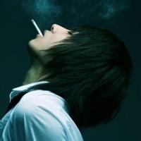 男生伤感落泪头像图片_WWW.WHOISQQ.COM