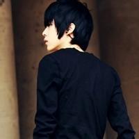 黑色伤感背影头像图片男生_WWW.WHOISQQ.COM