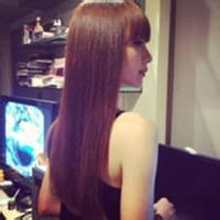 男生绑鞋带女生头像图片_WWW.WHOISQQ.COM