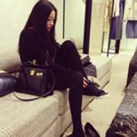 男生绑鞋带女生头像图片_WWW.WHOISQQ.COM