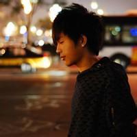 背身头像图片男生_WWW.WHOISQQ.COM