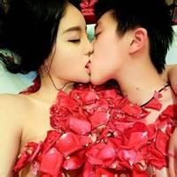 女生男生接吻头像图片_WWW.WHOISQQ.COM