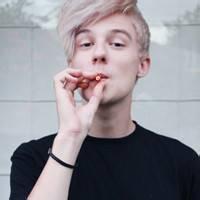 欧美男生蒙眼头像图片_WWW.WHOISQQ.COM