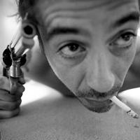 欧美男生蒙眼头像图片_WWW.WHOISQQ.COM