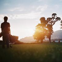 qq风景人物男生头像图片_WWW.WHOISQQ.COM