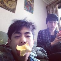 且行且珍惜男生qq头像图片_WWW.WHOISQQ.COM