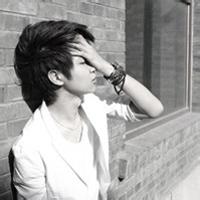 平静的男生头像图片_WWW.WHOISQQ.COM