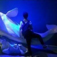qq发光鞋男生头像图片_WWW.WHOISQQ.COM