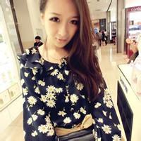 男生碎花衣服头像图片_WWW.WHOISQQ.COM