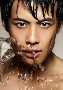 男生敷面膜头像图片_WWW.WHOISQQ.COM