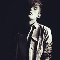 男生纯黑qq头像图片_WWW.WHOISQQ.COM