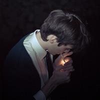 男生纯黑qq头像图片_WWW.WHOISQQ.COM