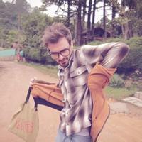 男生游泳qq头像图片_WWW.WHOISQQ.COM