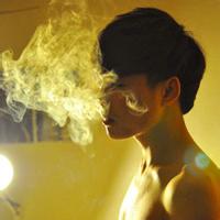 男生伤感失恋头像图片_WWW.WHOISQQ.COM