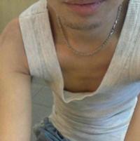 qq头像图片持枪男生_WWW.WHOISQQ.COM