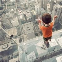阳光吉他男生头像图片_WWW.WHOISQQ.COM
