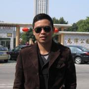 办公室男生头像图片_WWW.WHOISQQ.COM