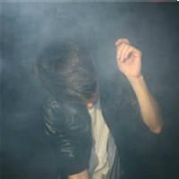 男生悲伤头像图片_WWW.WHOISQQ.COM