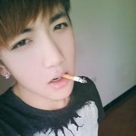 qq头像图片男生哭的_WWW.WHOISQQ.COM
