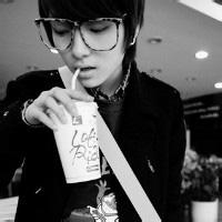 qq头像图片男生农村小伙_WWW.WHOISQQ.COM