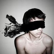 qq头像图片英伦男生_WWW.WHOISQQ.COM