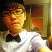 男生领结头像图片_WWW.WHOISQQ.COM