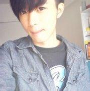 qq黑白短发男生头像图片_WWW.WHOISQQ.COM