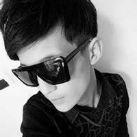 黑白意境男生头像图片_WWW.WHOISQQ.COM