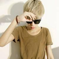 q男生头像图片眼镜控_WWW.WHOISQQ.COM