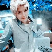 男生牛仔衣服头像图片_WWW.WHOISQQ.COM