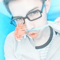 qq带耳环的男生头像图片_WWW.WHOISQQ.COM