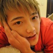 qq头像图片男生头发带橙色_WWW.WHOISQQ.COM