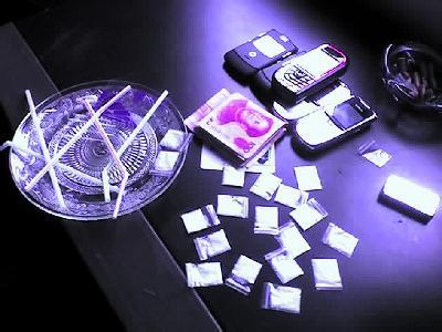 男生轮滑头像图片_WWW.WHOISQQ.COM