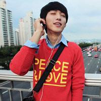 qq头像图片笑得那么假男生_WWW.WHOISQQ.COM