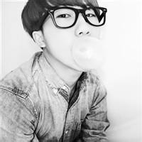 男生吹泡泡的头像图片_WWW.WHOISQQ.COM