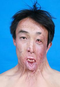 头像图片 男生18岁挡住脸_WWW.WHOISQQ.COM